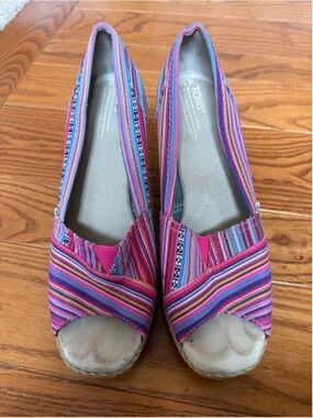 Toms Women’s Wedge Peep Toe Sandals Size 10 Pink Multicolor EUC